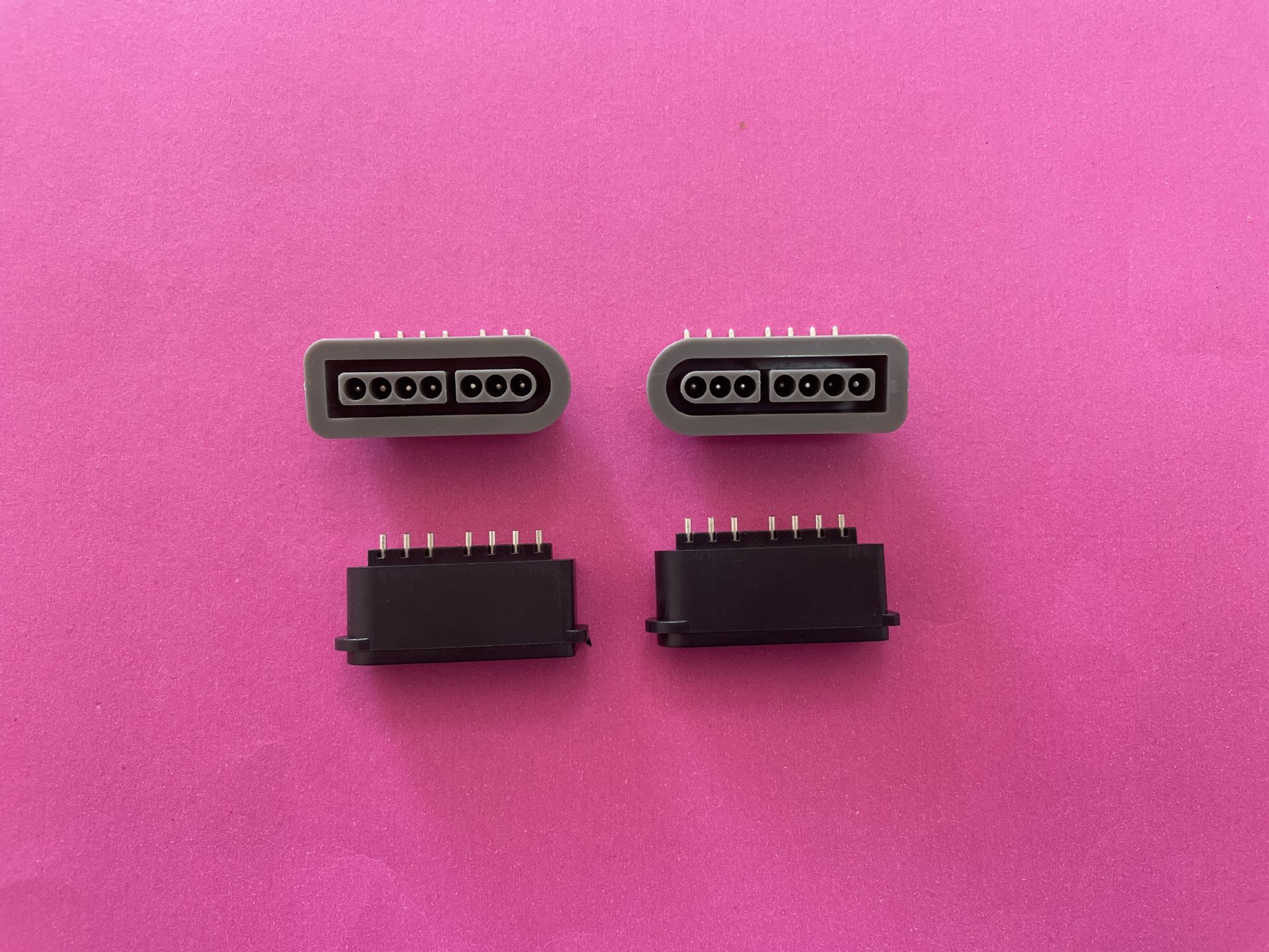 Shelly Plug - Connettore Femmina di Colore Nero per